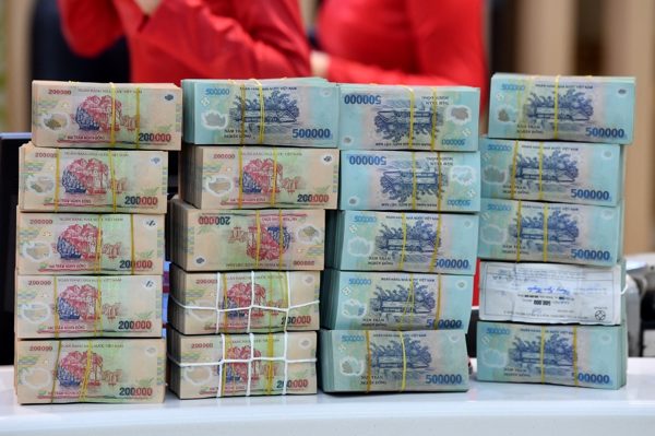 Hiểu đúng về giám sát rửa tiền với khách VIP; lần đầu chế tạo thiết bị điện cốt lõi 500kV