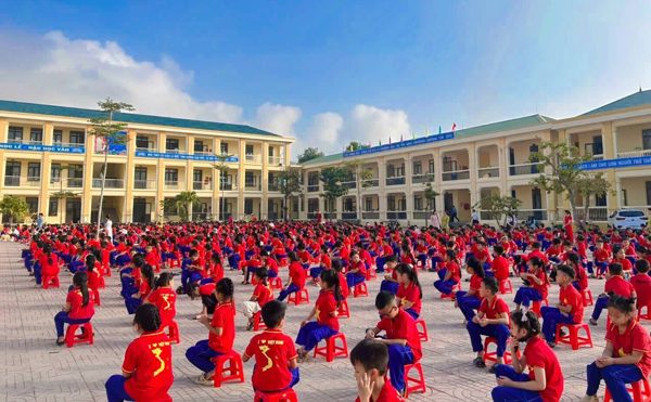 Hiệu phó viết tâm thư mong phụ huynh cho 127 học sinh Tiến Sơn được đến trường