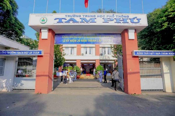 Hiệu trưởng ở TPHCM lên tiếng về thông tin kêu gọi đóng góp gần 1 tỷ đồng