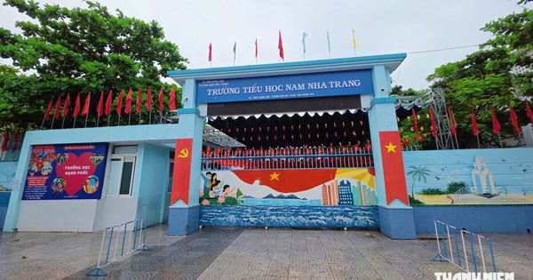 Hiệu trưởng quản lý gần 10.000 học sinh ở Nam Nha Trang đề xuất tổ chức lại trường