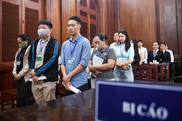 Hình ảnh phiên tòa xét xử ca sĩ Chi Dân, Andrea Aybar trong chuyên án ma túy VN10