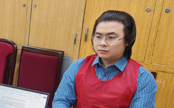 Hình ảnh TikToker Phạm Tuấn và đồng phạm tại cơ quan công an
