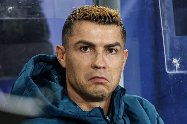 HLV Bồ Đào Nha nói gì về cáo buộc dài 10 trang của Ronaldo?