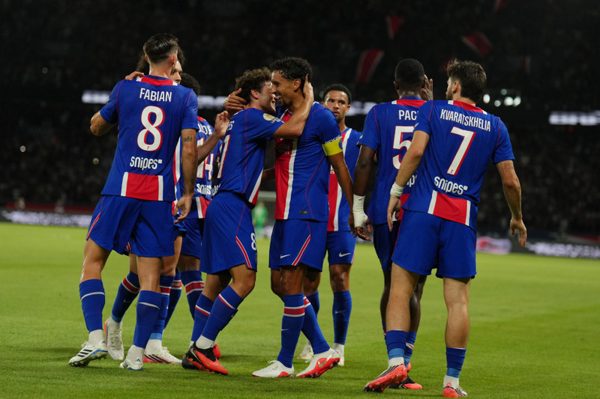HLV Enrique: PSG phải rời 'vùng an toàn' nếu muốn lập hat-trick vô địch Champions League