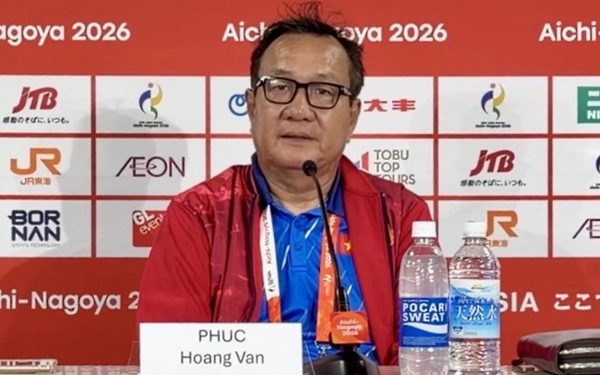 HLV Hoàng Văn Phúc nói gì sau thất bại 0-8 trước Nhật Bản?