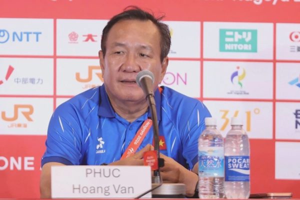 HLV Hoàng Văn Phúc: “Tuyển nữ Việt Nam không mạo hiểm để thắng Thái Lan”