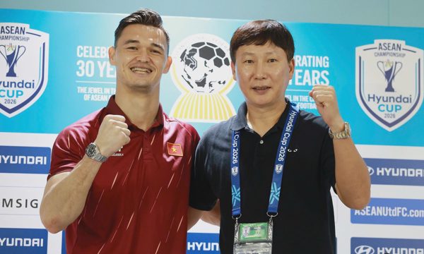 HLV Kim: 'Ronaldo, Messi cũng khó ghi bàn vào lưới Lê Giang Patrik hôm nay'