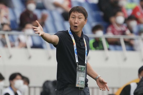 HLV Kim Sang Sik: "Đội tuyển Việt Nam sẽ vượt qua nỗi đau thua Thái Lan"