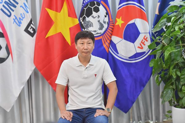 HLV Kim Sang Sik: "Người hâm mộ tạo nên chức vô địch ASEAN Cup"