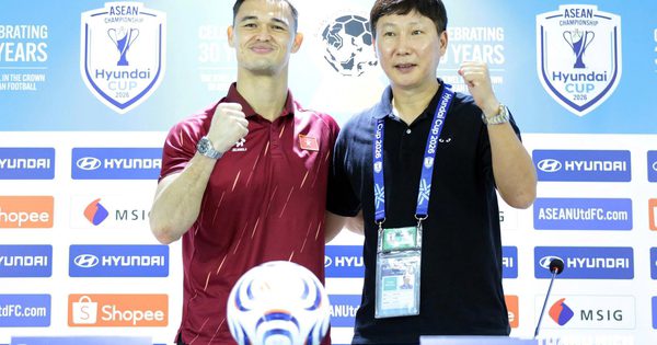 HLV Kim Sang-sik sẽ tạo bất ngờ với đội tuyển Việt Nam