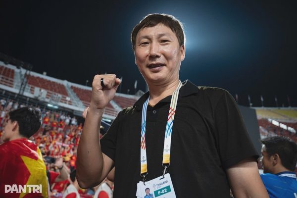 HLV Kim Sang Sik tiết lộ chiêu đánh bại Thái Lan ở FIFA ASEAN Cup