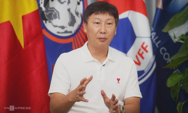 HLV Kim Sang-sik: 'Tôi lấy Đình Bắc để làm liệu pháp gây sốc lên đội tuyển Việt Nam'