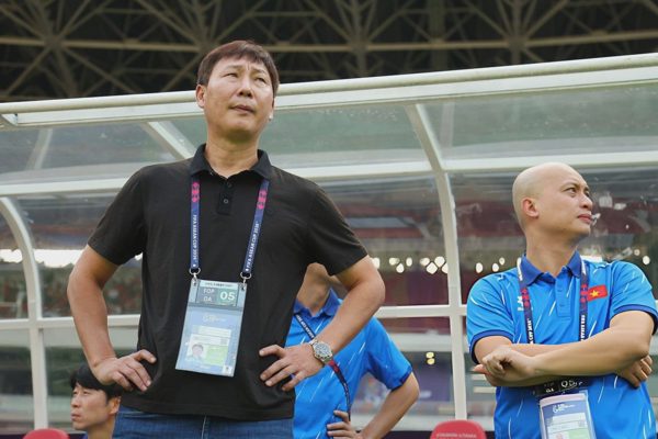 HLV Kim Sang Sik: "Tôi xin lỗi người hâm mộ Việt Nam"