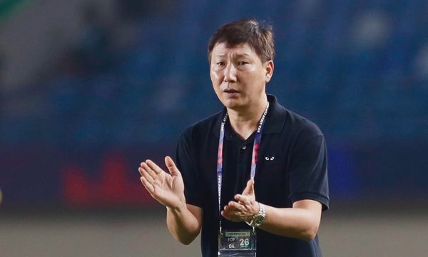 HLV Kim Sang-sik: 'Việt Nam may mắn hơn Philippines'