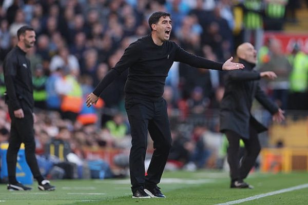 HLV Liverpool chỉ trích trọng tài sau trận thua Man City