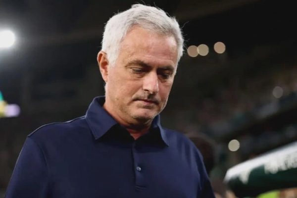 HLV Mourinho: "Tôi không hiểu vì sao Real Madrid thất bại"
