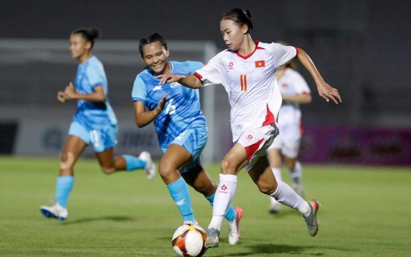 HLV Nhật Bản nói gì khi U17 nữ Việt Nam ghi 20 bàn thắng ở giải châu Á?