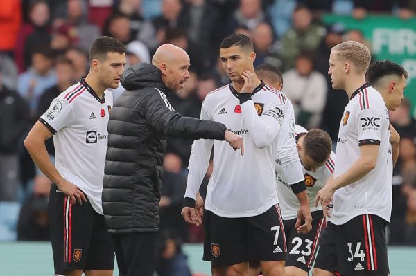 HLV Ten Hag đáp trả Cristiano Ronaldo, tiết lộ góc khuất ở Man Utd