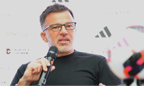 HLV Thái Lan: 'Chúng tôi mạnh hơn Việt Nam'