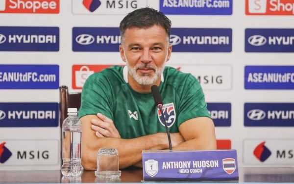 HLV Thái Lan: 'Thua 0-2 chỉ là tỉ số, mọi thứ chưa chấm hết'
