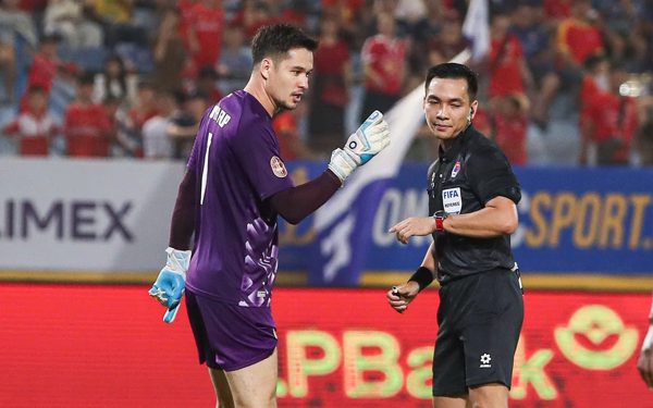 HLV Thanh Hóa tiếc khi VAR cứu CLB Công An Hà Nội một bàn thua