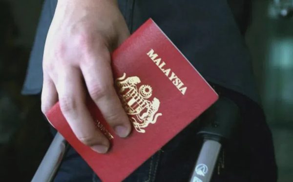 Hộ chiếu Malaysia vươn lên vị trí thứ 2 thế giới, Việt Nam tụt nhẹ 2 bậc