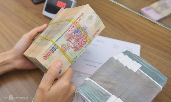 Hộ kinh doanh thu đến 10 tỷ đồng tạm nộp thuế ra sao?