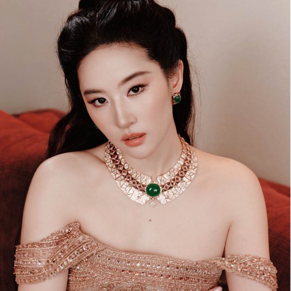Hồ Ngọc Hà xuất hiện bên Lưu Diệc Phi