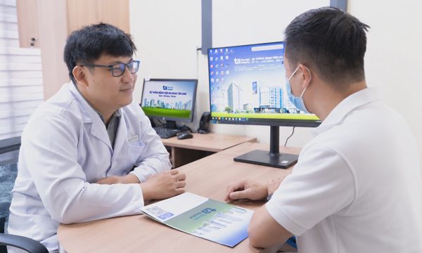 Ho ra máu có phải dấu hiệu ung thư phổi?