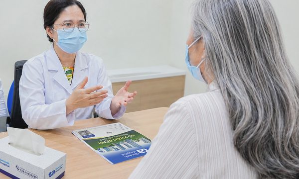 Ho ra máu do giãn phế quản