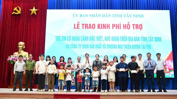 Hỗ trợ 3 tỷ đồng cho trẻ mồ côi, trẻ mắc bệnh hiểm nghèo ở Tây Ninh