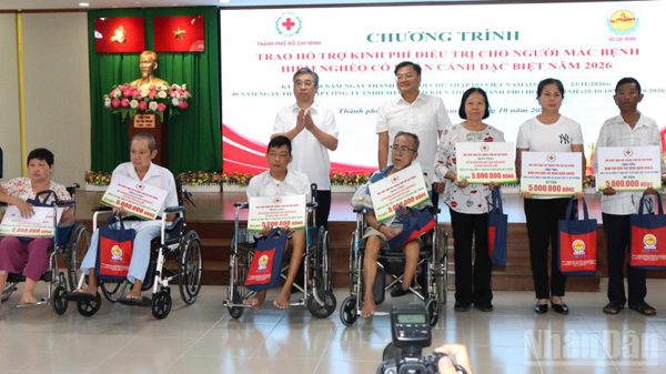 Hỗ trợ kinh phí điều trị cho 400 bệnh nhân mắc bệnh hiểm nghèo có hoàn cảnh đặc biệt