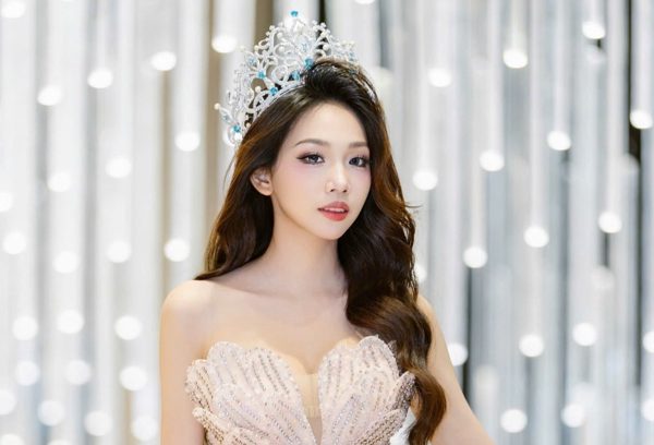 Hoa hậu 18 tuổi vừa trúng tuyển Đại học Kinh tế Quốc dân là ai?