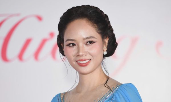 Hoa hậu Mai Phương tái xuất bên dàn người đẹp