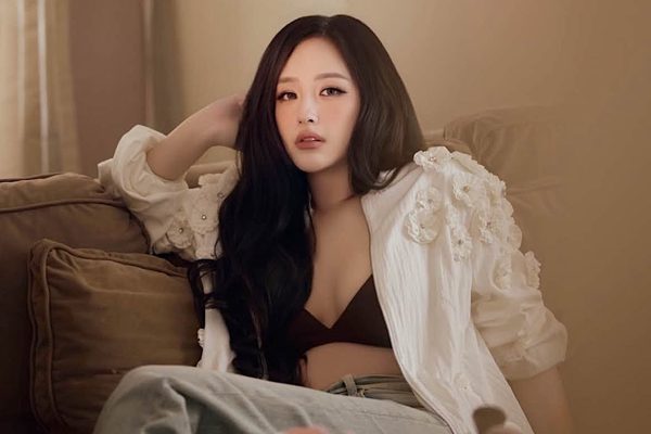 Hoa hậu Mai Phương Thúy gợi cảm không ngờ, ca sĩ Thanh Thanh Hiền mua xe mới