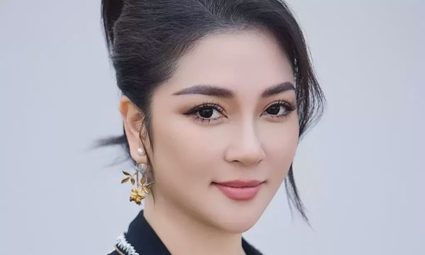 Hoa hậu Nguyễn Thị Huyền trở thành tiến sĩ