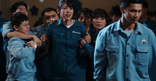 Hoa hậu Tiểu Vy hóa công nhân, hé lộ cú tát khiến bạn diễn 'choáng váng'