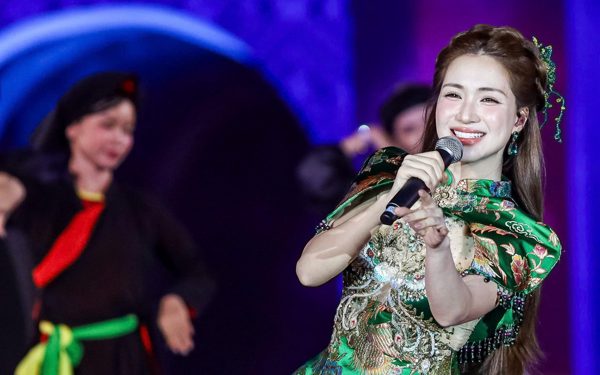 Hòa Minzy, Xuân Hinh và Đức Phúc làm nóng Lễ hội Văn hóa thế giới