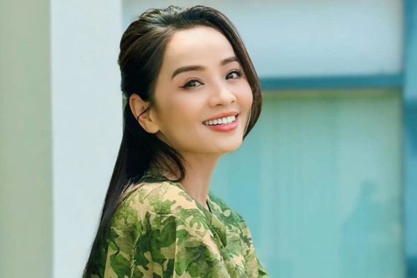 Hoài An 'Người đẹp Tây Đô' tuổi 52 nặng gánh, chưa yêu dù nhiều người theo đuổi