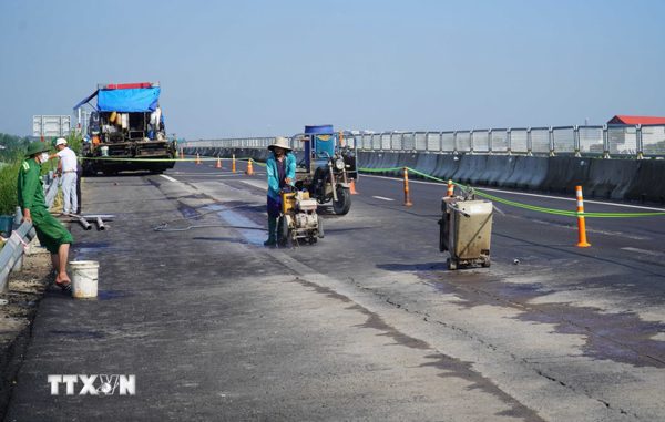 Hoàn thành sửa chữa vết nứt cục bộ trên cao tốc Biên Hòa-Vũng Tàu