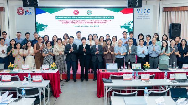 Hoàn thiện hệ sinh thái đào tạo sau đại học chuẩn quốc tế