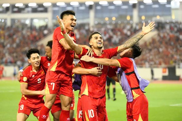 Hoàng Hên, Đình Bắc nói gì sau chức vô địch ASEAN Cup 2026?