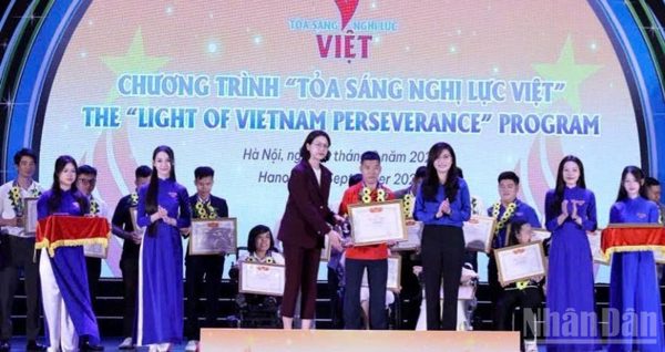 Hoàng Kim Vị và hành trình mở lối cho người khuyết tật