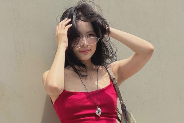 Hoàng Thùy Linh tuổi 38: Nhan sắc trẻ trung, ảnh chụp với Đen Vâu gây chú ý