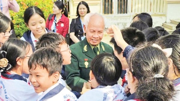 Học lịch sử từ những câu chuyện kể