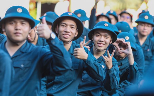 Học liên thông lên đại học có được tạm hoãn nghĩa vụ quân sự không?