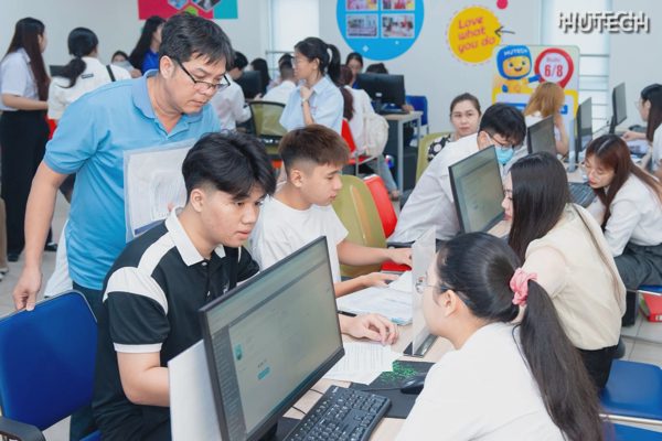 Học phí các trường đại học ngoài công lập ở TPHCM cao đến mức nào?