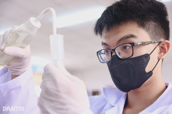 Học phí tăng cao, “bệ đỡ” nào giúp sinh viên không phải bỏ học giữa chừng?