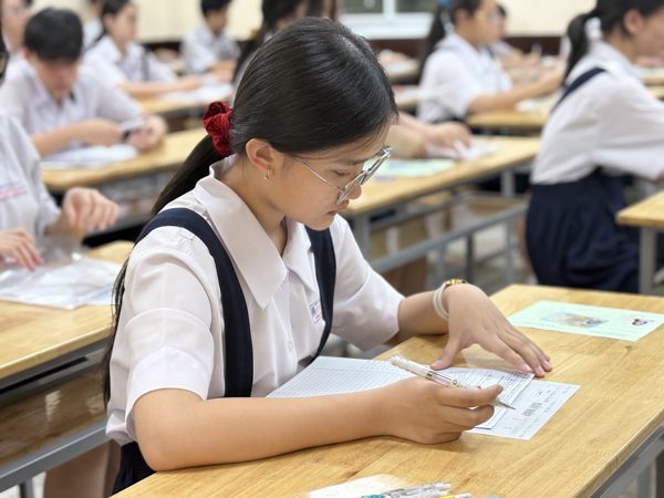 Học sinh cuối cấp kiểm tra bằng đề chung, giáo viên nói gì?