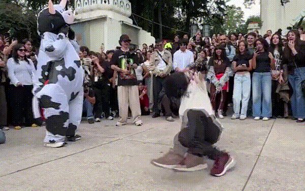 Học sinh đua 'bá khí': Cấm hay 'lấy trend trị trend'?